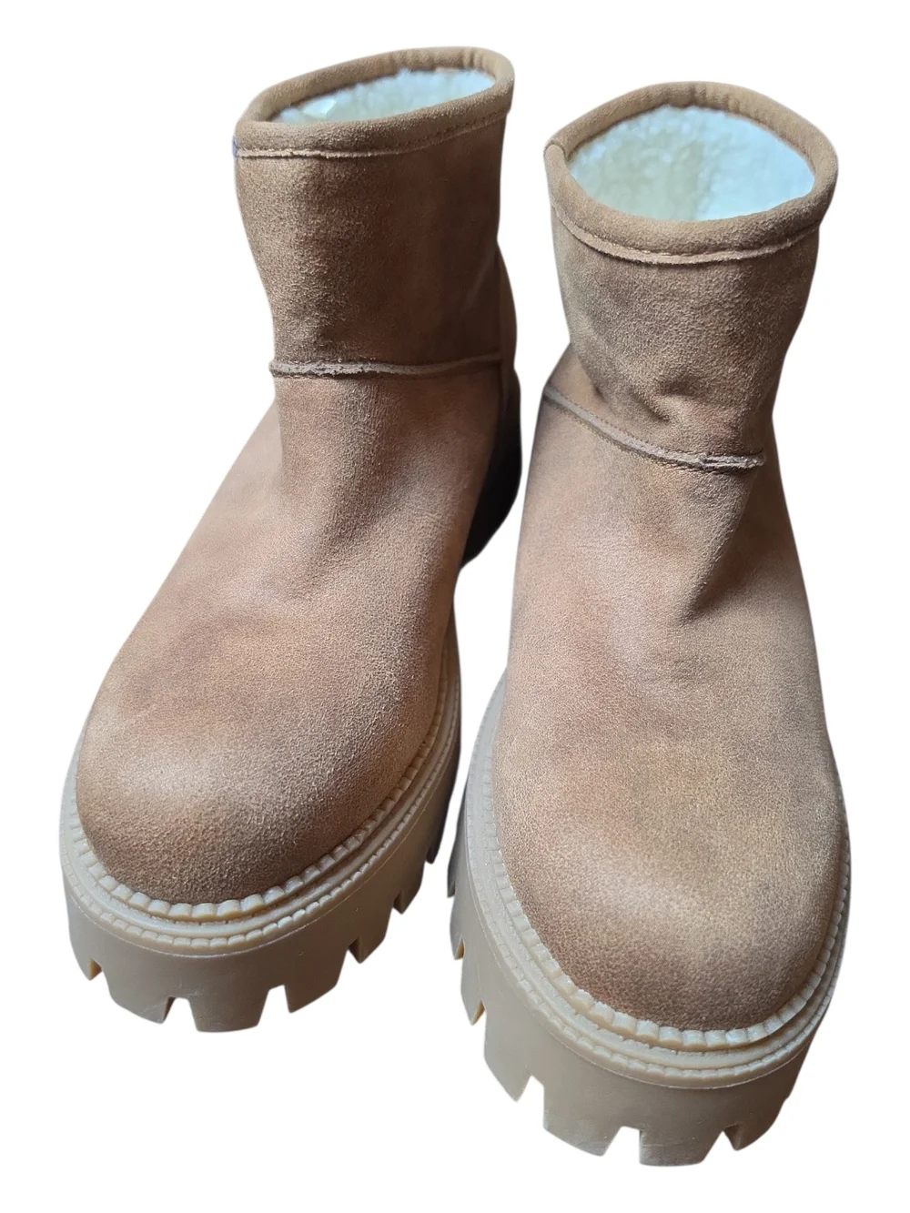 DV by DOLCE VITA | EUC Lonny Tan Suede Chunky Sherpa Platform Lug Booties‎ | 9